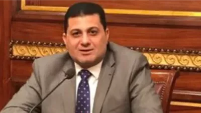 بكر أبو غريب يتابع تطهير ترعة جنابية البدرشين حتى المرازيق