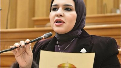 النائبة راوية مختار 