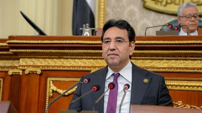 أيمن محسب يتقدم بطلب إحاطة بشأن أزمة السكن الجامعي